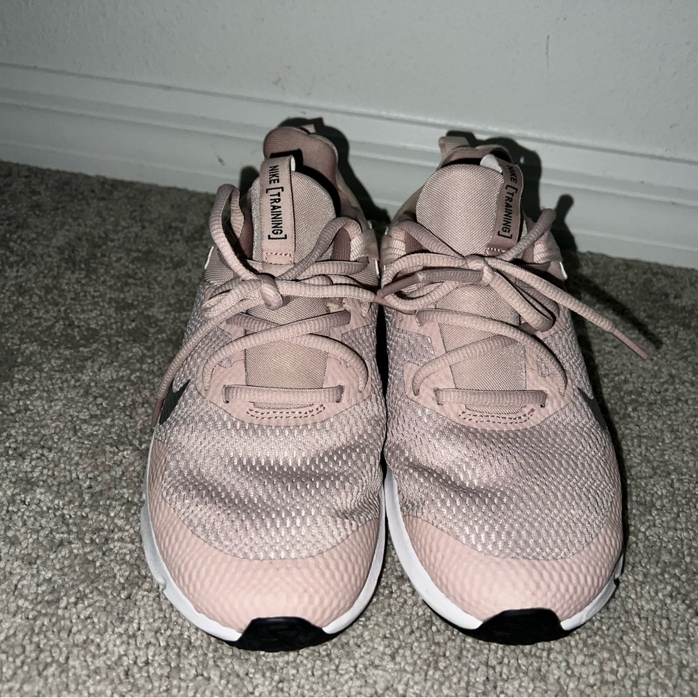 Nike Women's Soft Pink Athletic Shoes